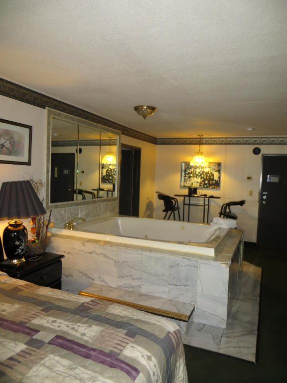 Hollywood Inn & Suites Gurnee Phòng bức ảnh