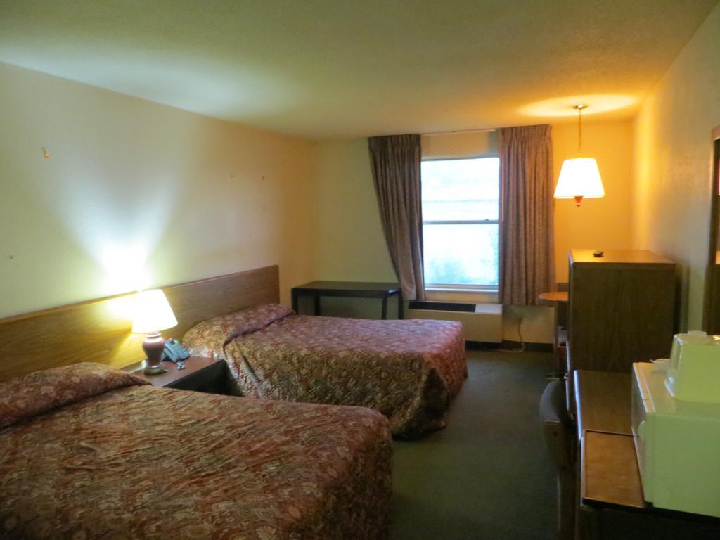 Hollywood Inn & Suites Gurnee Ngoại thất bức ảnh